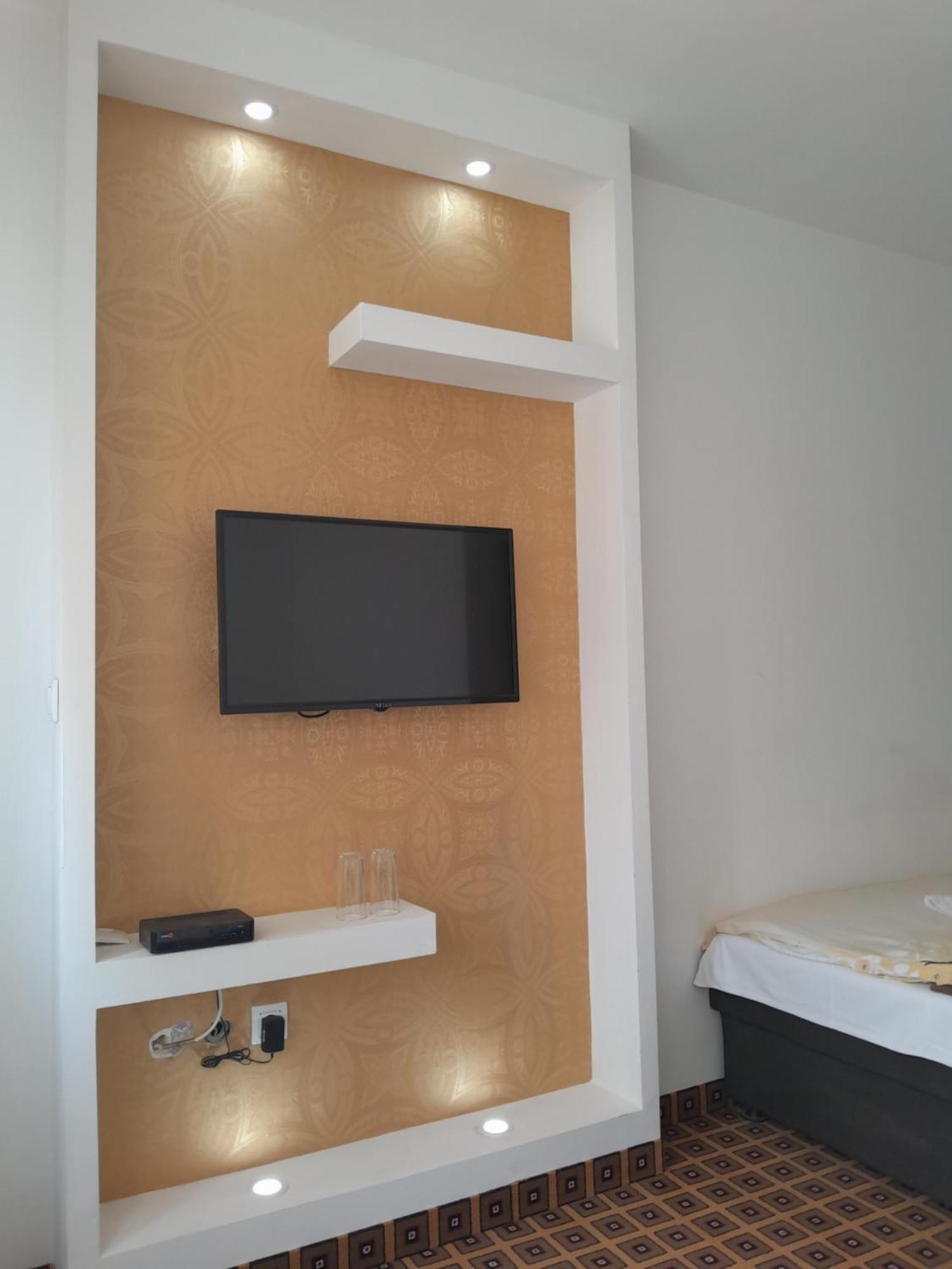 Hotel Victoria Lukavica Екстер'єр фото