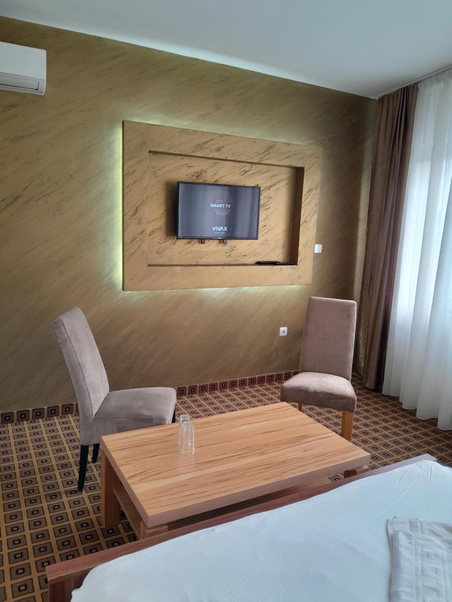 Hotel Victoria Lukavica Екстер'єр фото