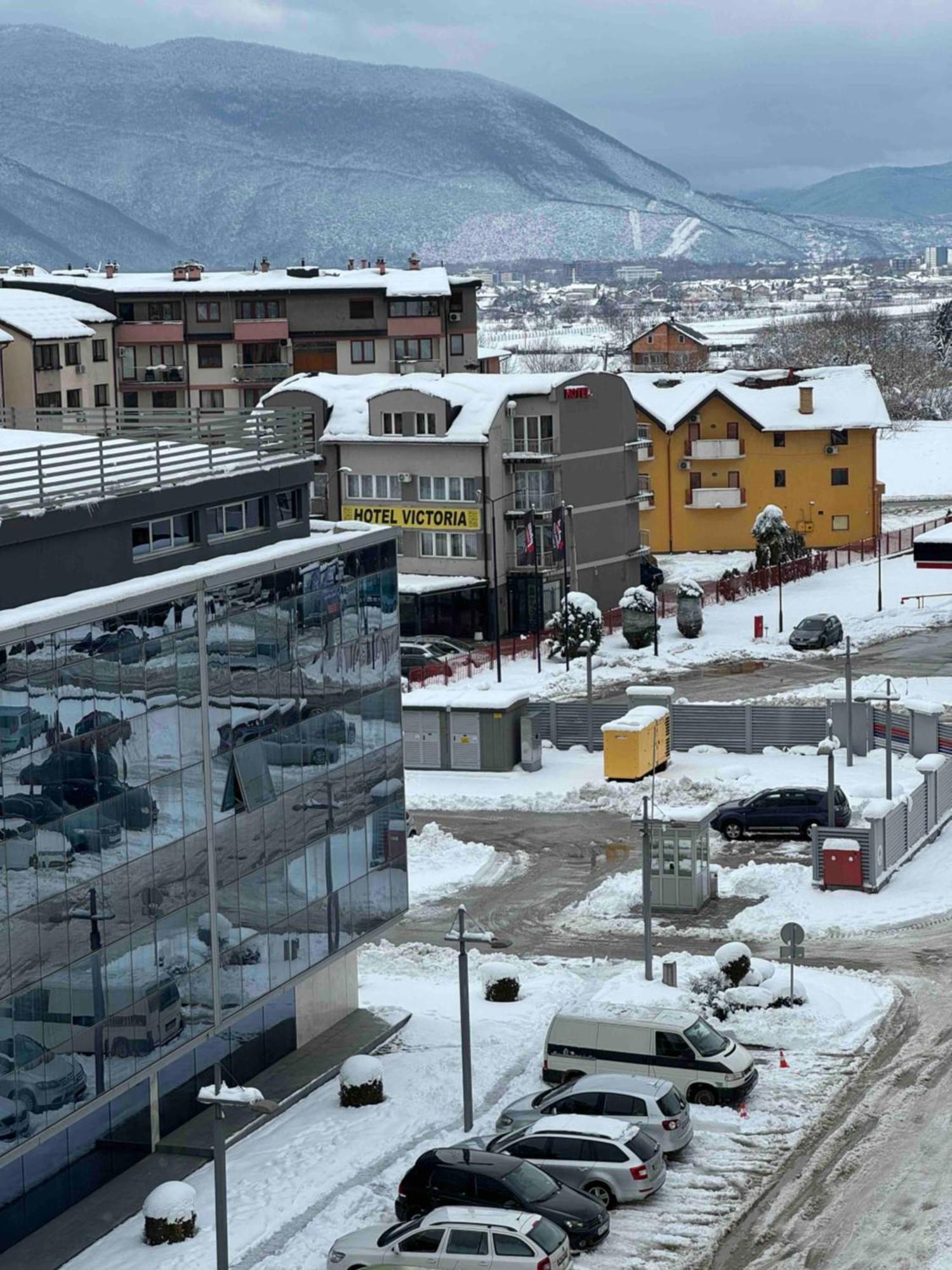 Hotel Victoria Lukavica Екстер'єр фото
