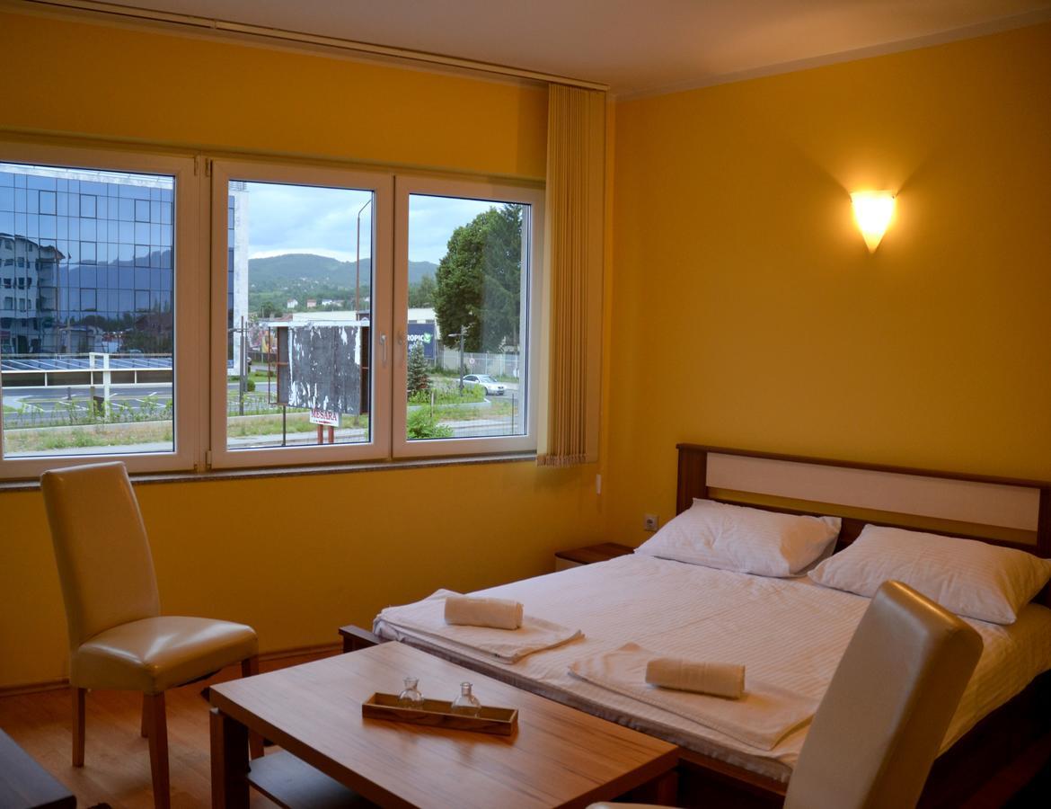 Hotel Victoria Lukavica Екстер'єр фото
