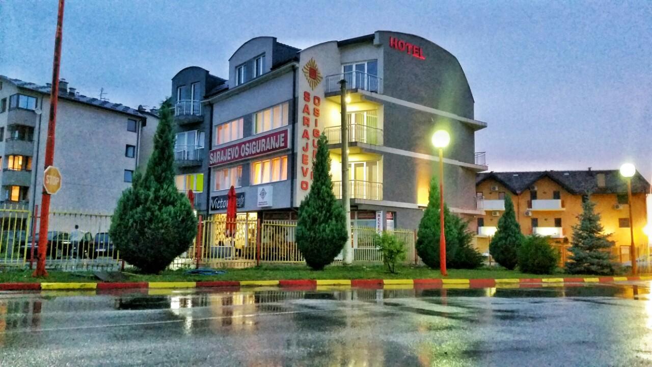 Hotel Victoria Lukavica Екстер'єр фото