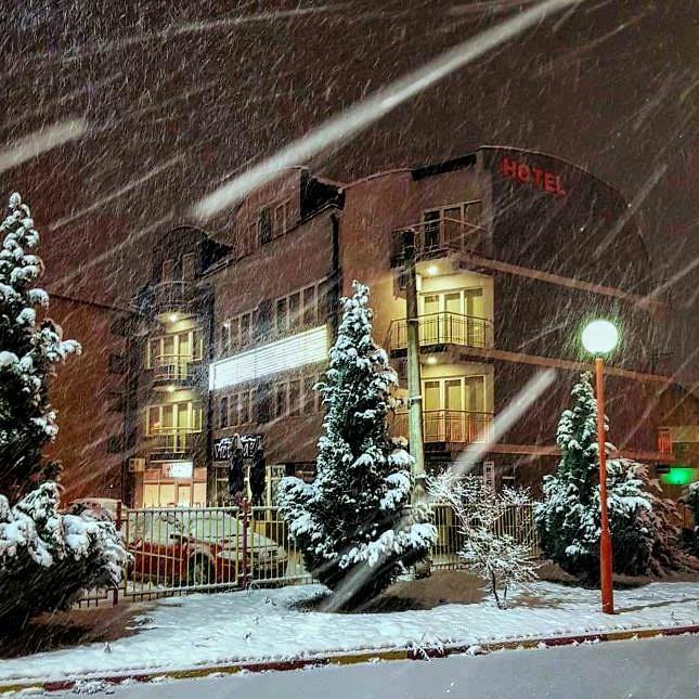 Hotel Victoria Lukavica Екстер'єр фото